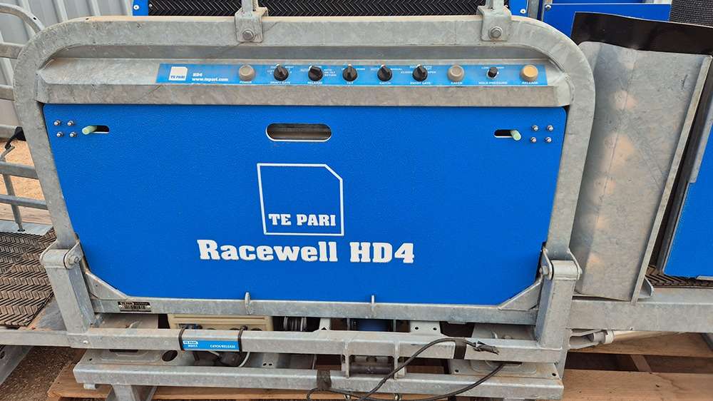 Used Racewell HD4 Sheep Handler