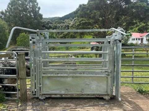 OneFarm Cattle Crush For Sale